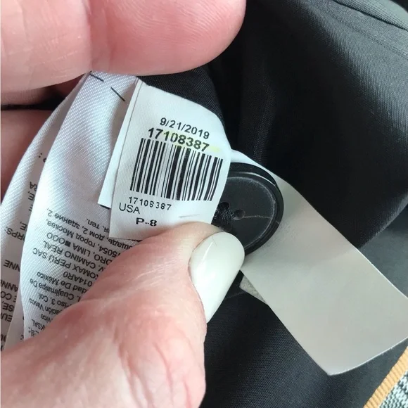 Banana Republic Long and Lean Blazer - Picture 7 of 7